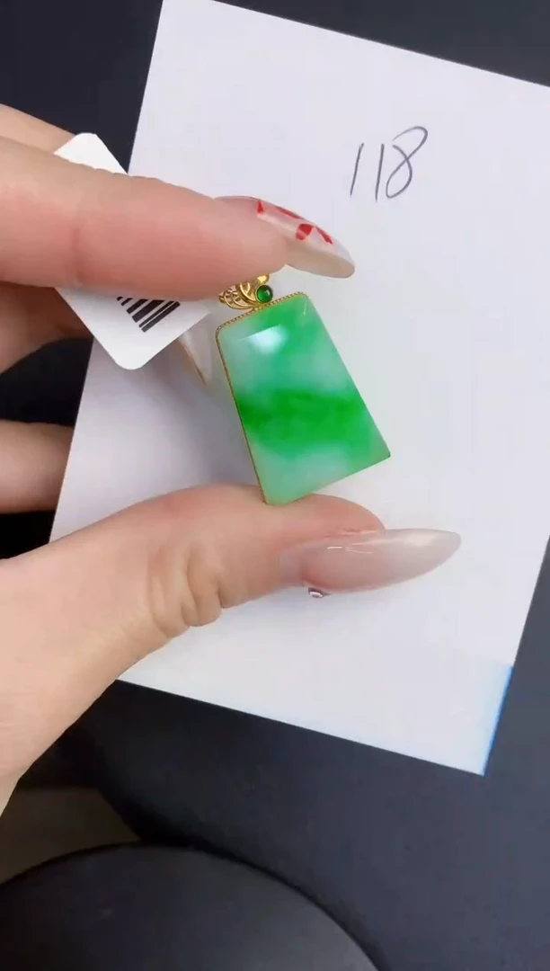 【闪购商品】翡翠颈饰18K金镶嵌0000000000