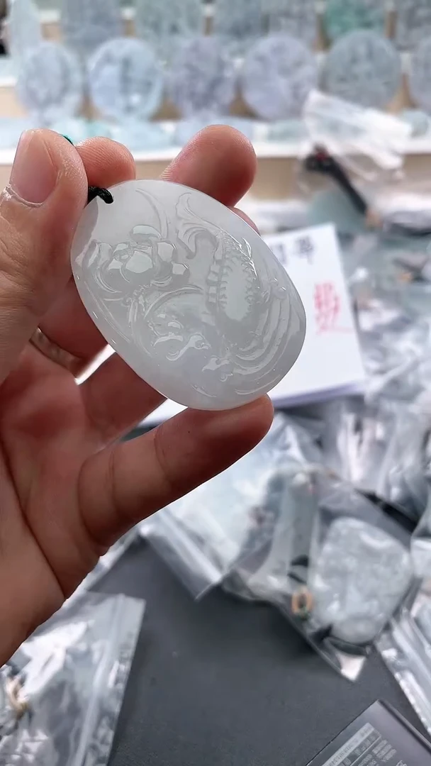 翡翠未镶嵌颈饰..../6/4/ 211