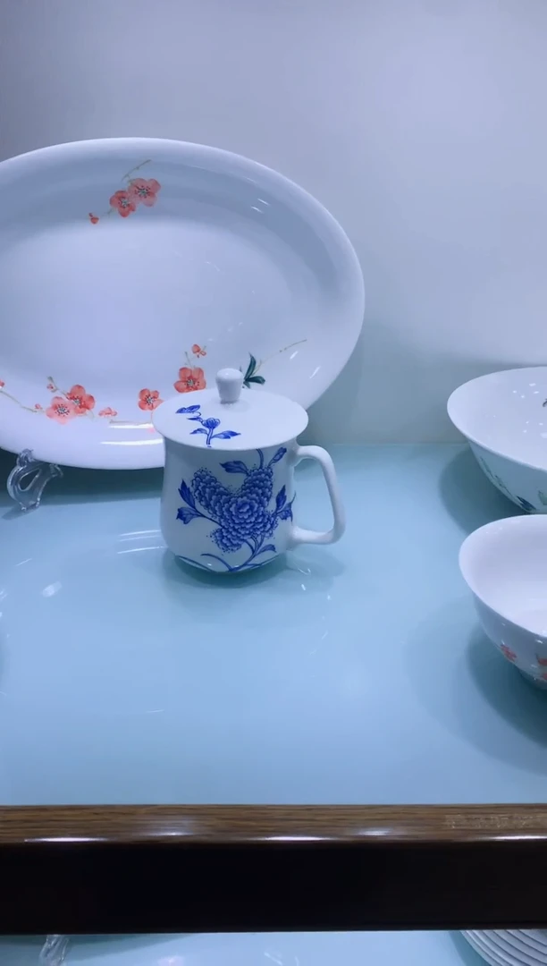 【闪购商品】白瓷手绘青花系列的茶杯