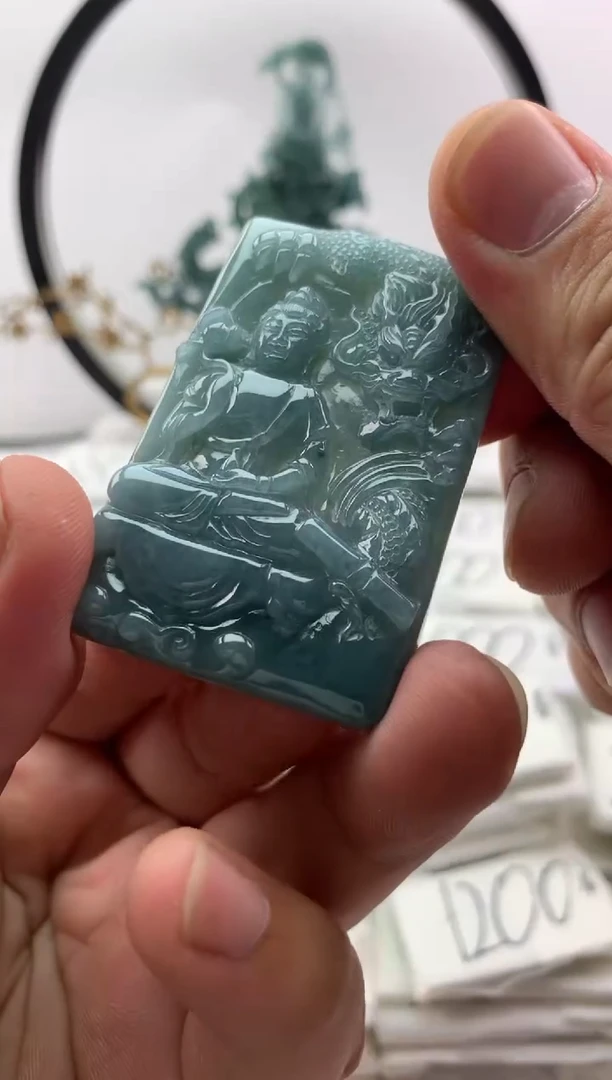 翡翠未镶嵌颈饰大势至【品质一般介意慎拍】