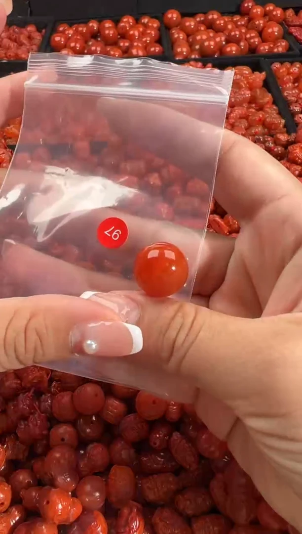 颈饰未镶嵌南红玛瑙1