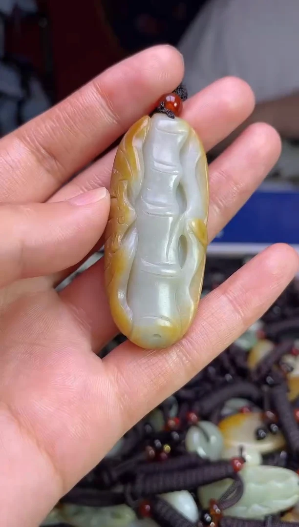 未镶嵌和田玉挂件1