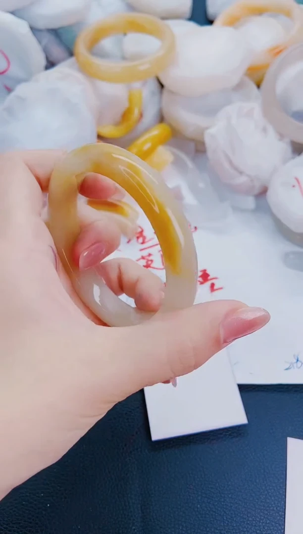 石英质玉手镯未镶嵌L245-61-60