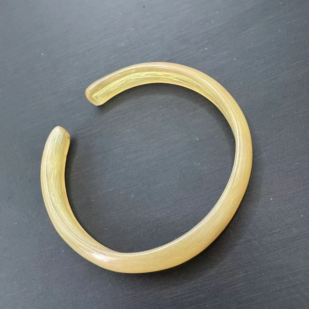 D74时尚精美手镯