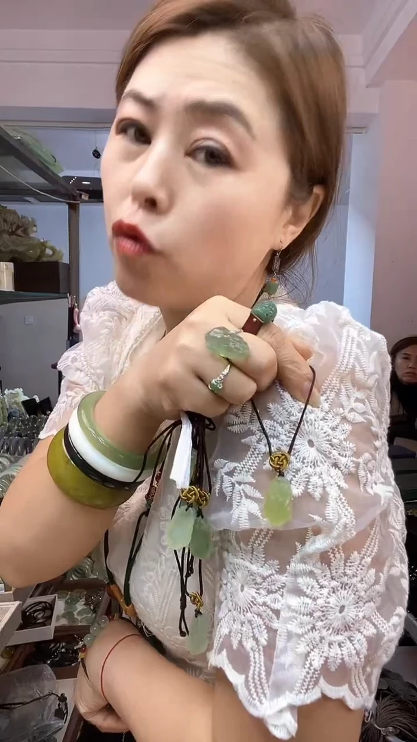 【闪购商品】岫玉吊坠未镶嵌多样性发货其中之一