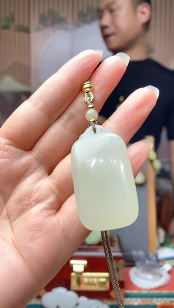 和田玉未镶嵌颈饰拍一发一