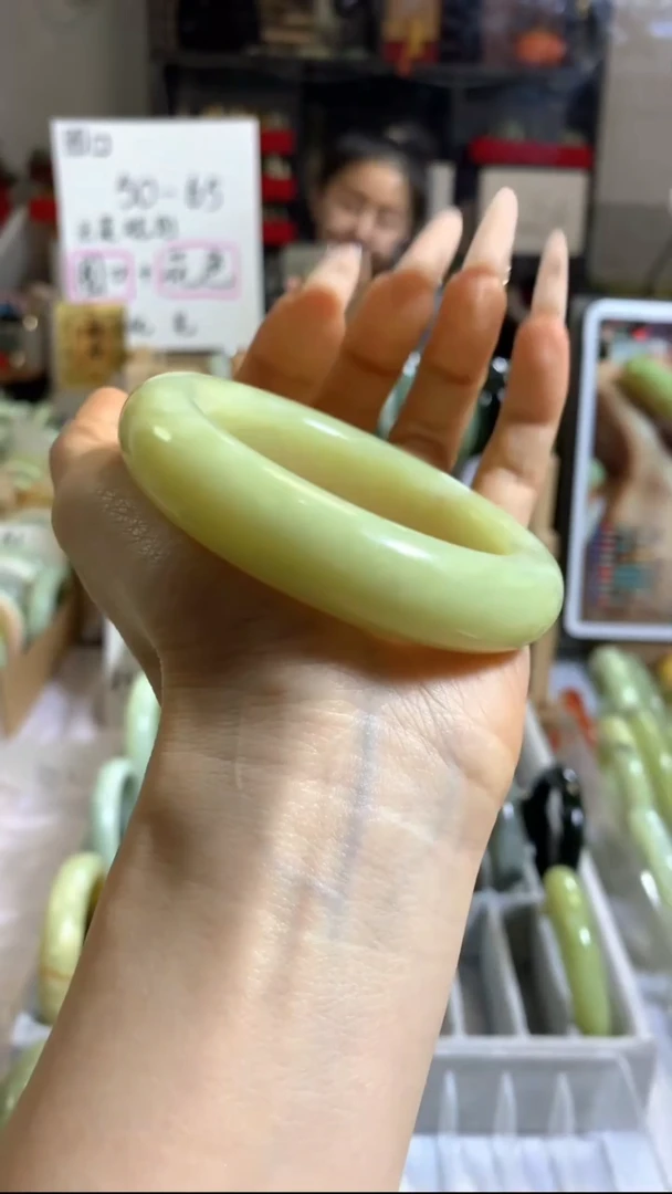 未镶嵌岫玉手镯82 54+