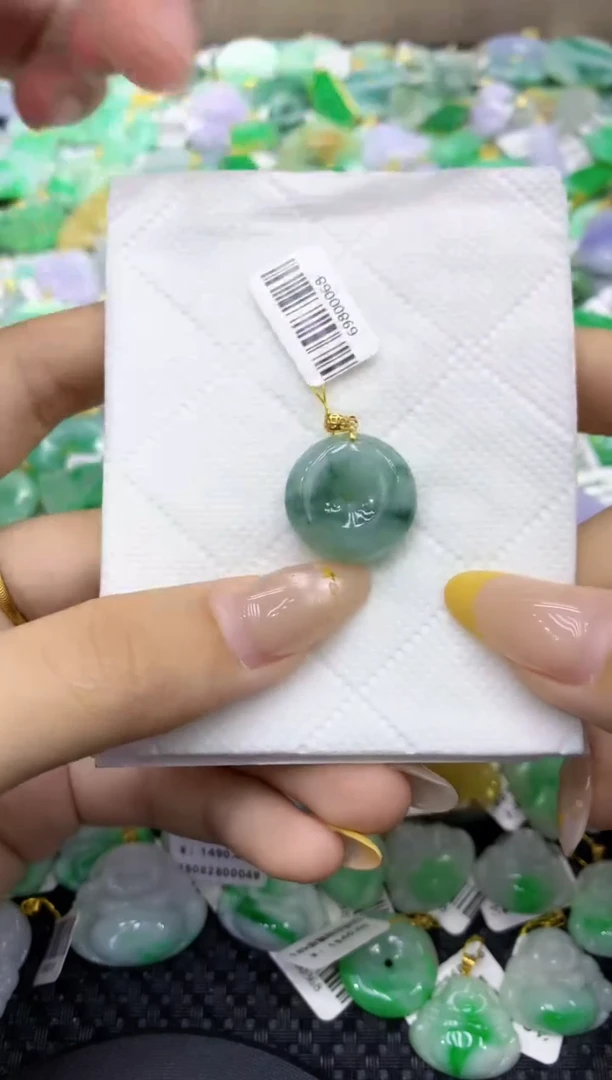 颈饰未镶嵌翡翠天然缅甸翡翠A货