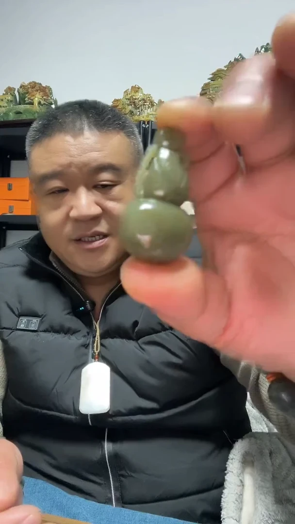 吊坠(赠链)未镶嵌和田玉葫芦吊坠