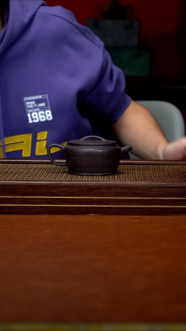 茶壶紫砂   XJ    大水潭天青泥      瓦当    170cc