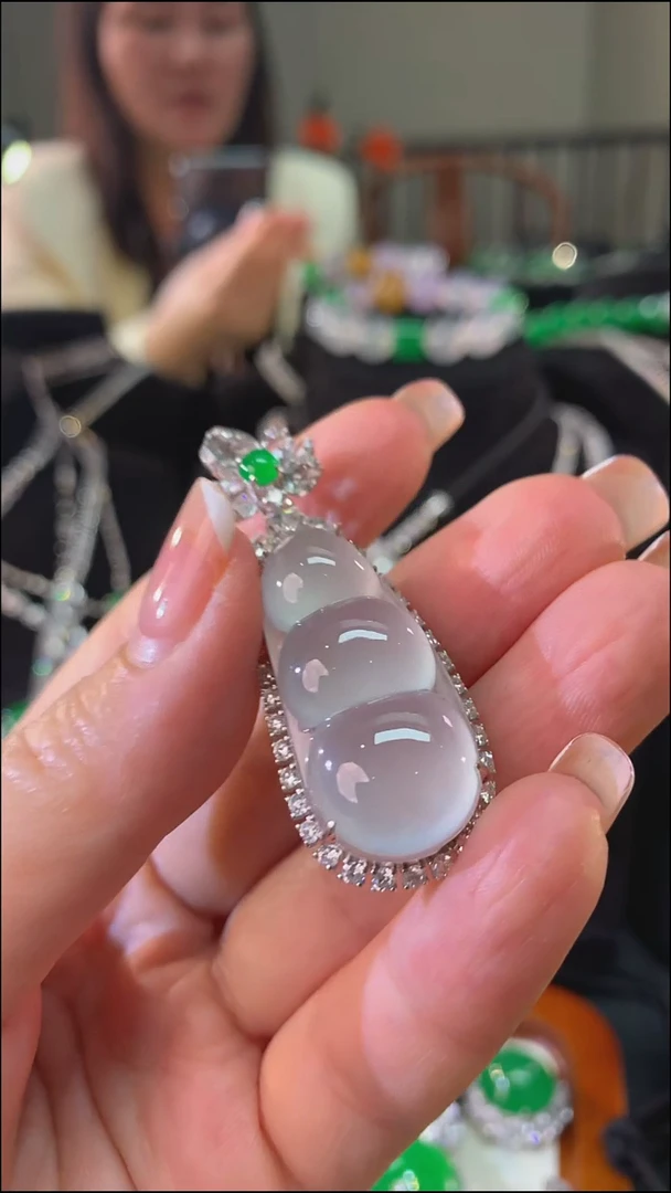 吊坠(不含链)18K金镶嵌翡翠吊坠