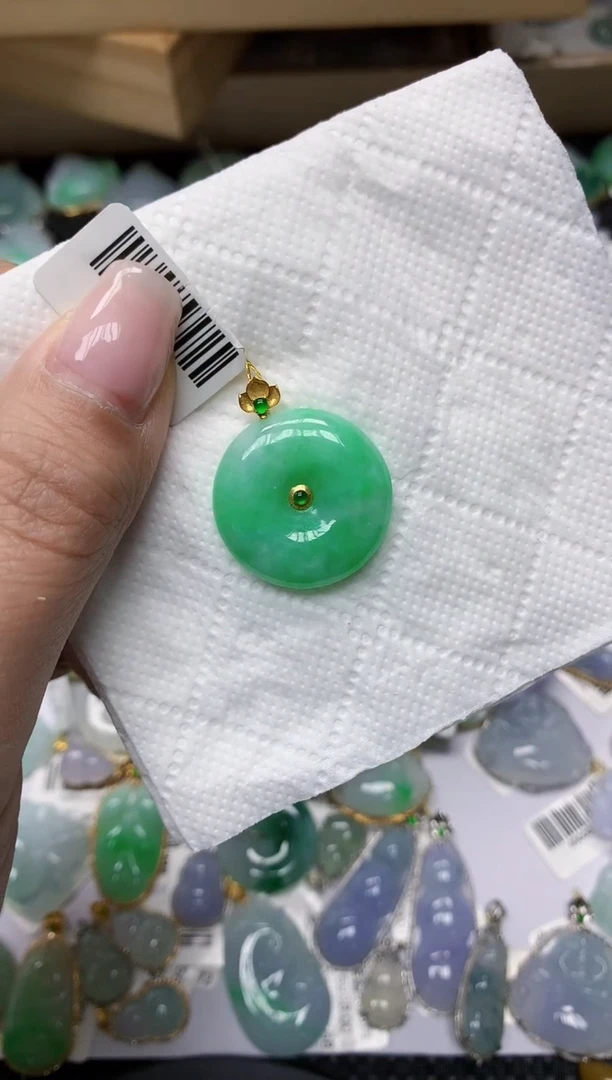 颈饰18K金镶嵌翡翠111111