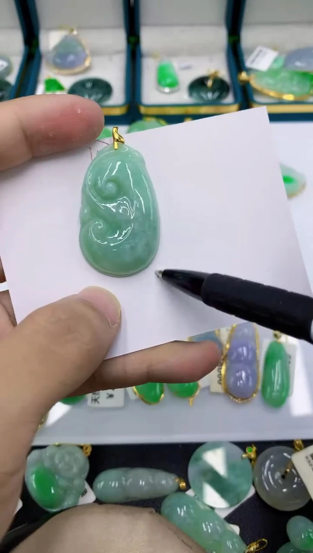颈饰未镶嵌翡翠翡翠
