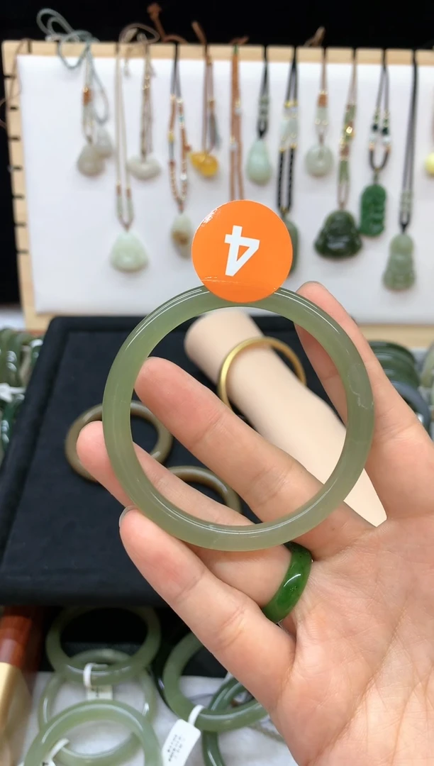 未镶嵌手镯和田玉是**?手镯3