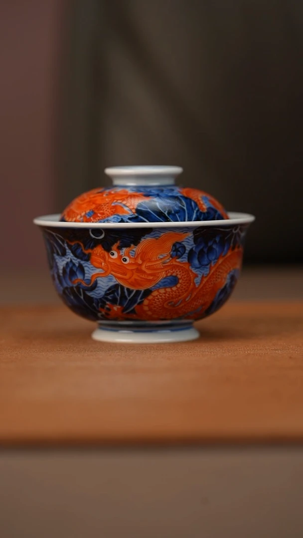 陶瓷又见春风青花矾红龙穿花盖碗