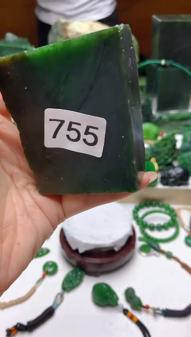 未镶嵌和田玉（碧玉）珠宝半成品1