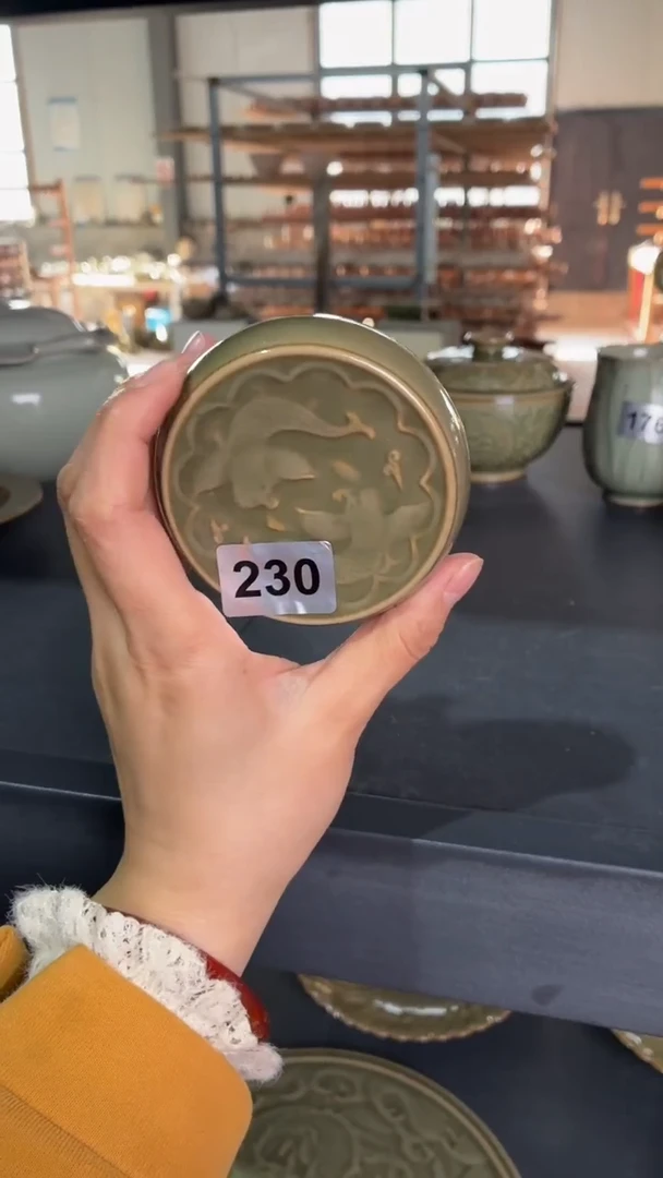 耀州窑仰山摩羯鱼盖置黑230