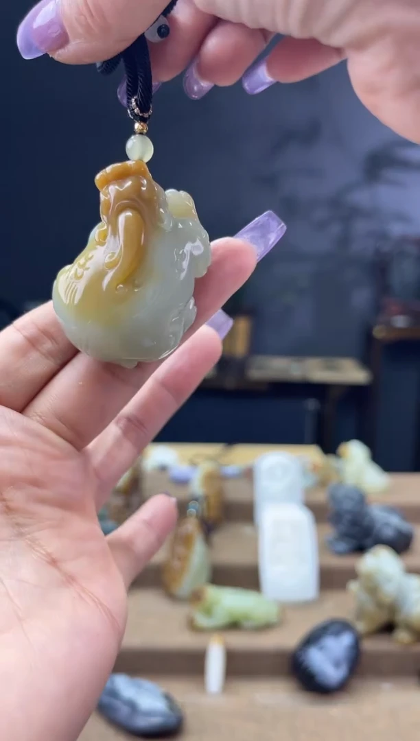 颈饰未镶嵌和田玉1