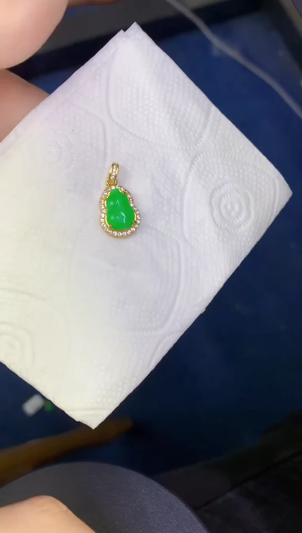 颈饰未镶嵌翡翠缅甸天然翡翠A货