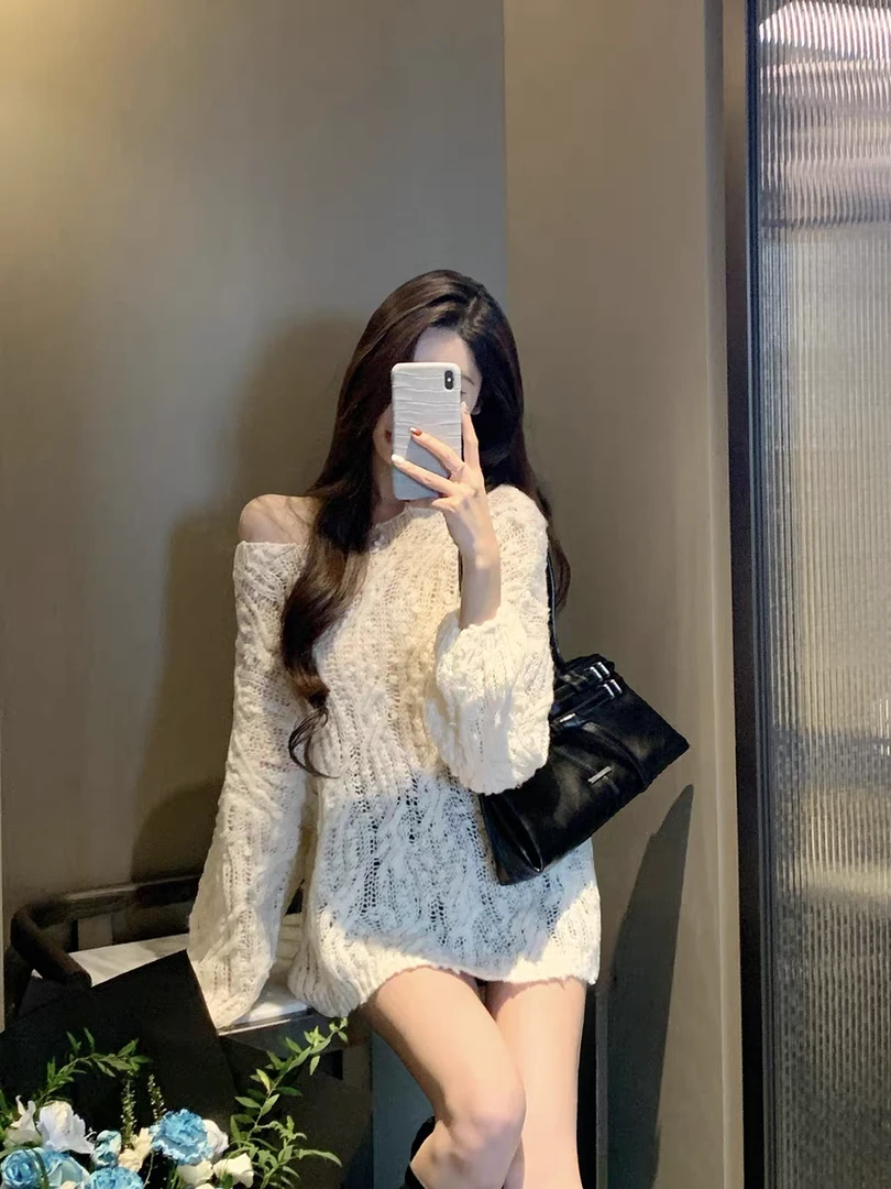 慵懒圈圈 新款性感纯欲风镂空针织衫斜肩套头毛衣显瘦百搭短裤女