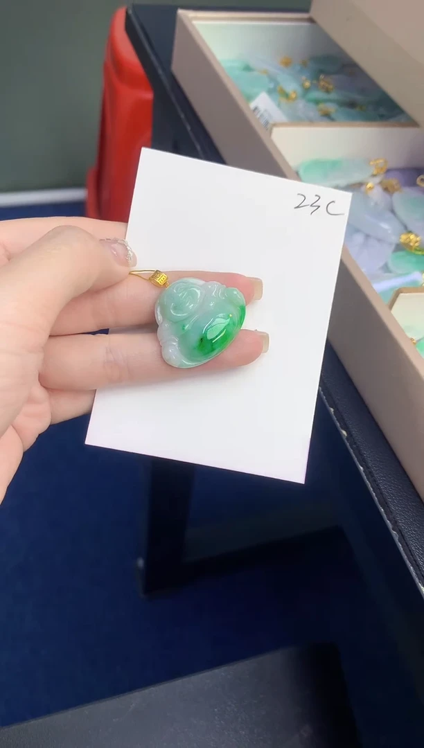 颈饰18K金镶嵌翡翠111111