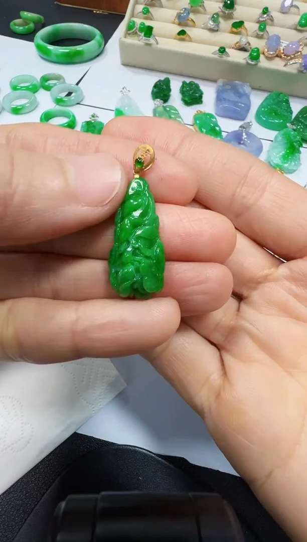 吊坠(不含链)18K金镶嵌翡翠980