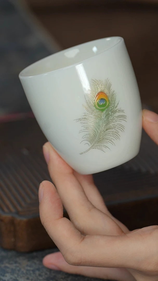 冰种羊脂玉羽毛杯
