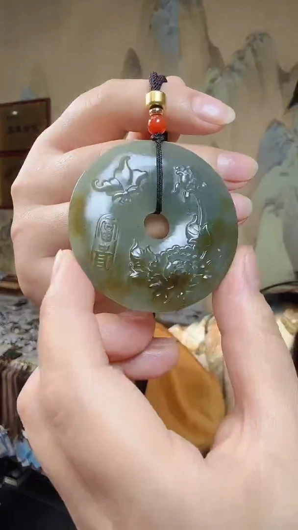 颈饰未镶嵌和田玉.