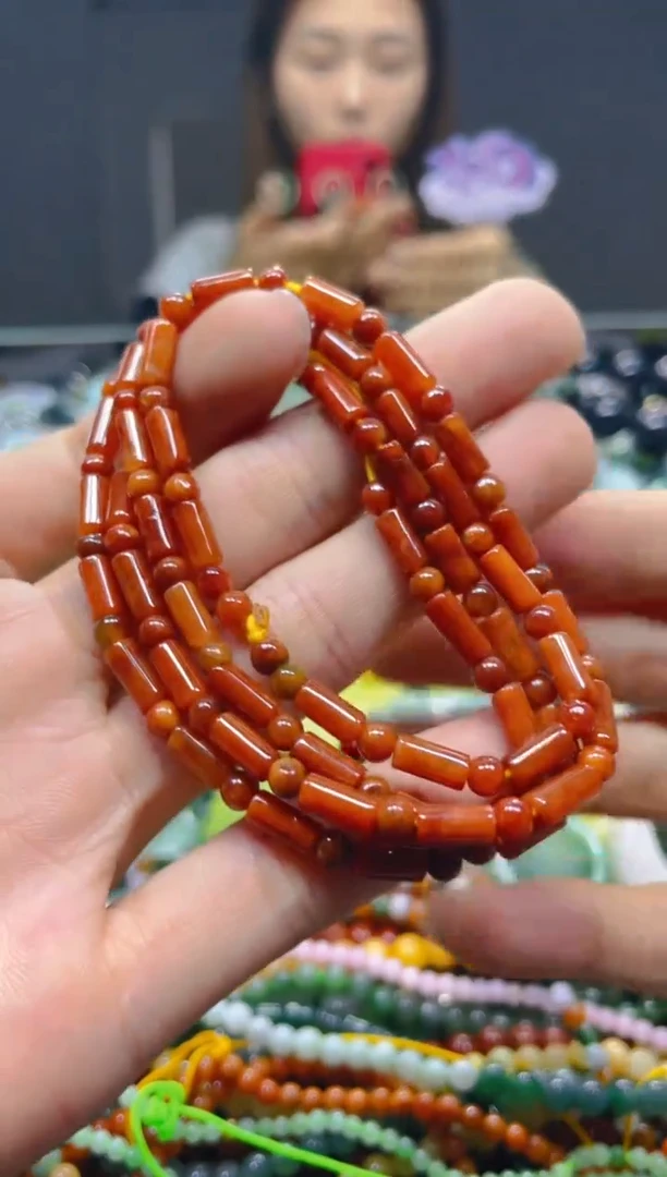 颈饰未镶嵌翡翠4MM/B/翡翠A货，一件也是批发价