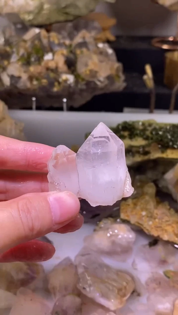 未镶嵌珠宝半成品水晶39号金口河城堡晶簇