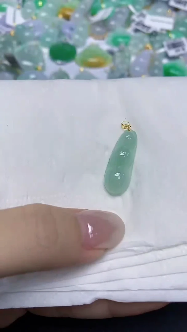 翡翠18K金镶嵌颈饰天然缅甸翡翠A货