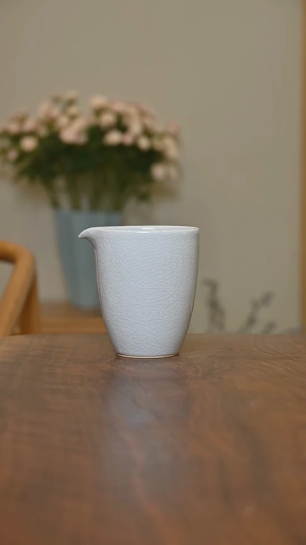 公道 月白釉 微瑕 朱晓辉款