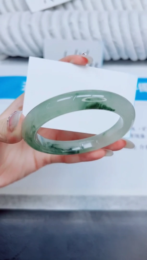 未镶嵌手镯石英质玉227/59.7