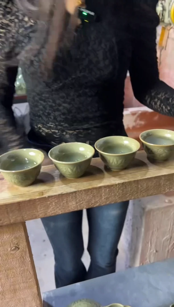微瑕耀州窑莲纹撇口杯4只
