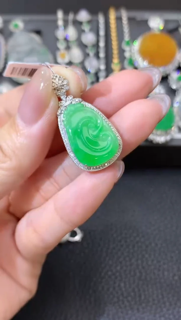 翡翠18K金镶嵌吊坠(不含链)D34