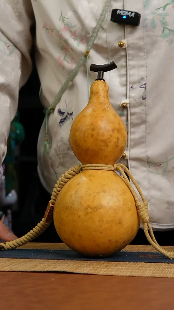 075号 天然热水酒葫芦 一物一拍（有瑕介意勿拍）