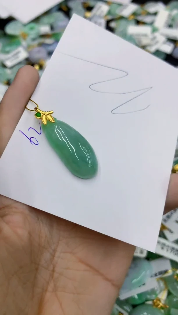 翡翠未镶嵌颈饰1111111111111
