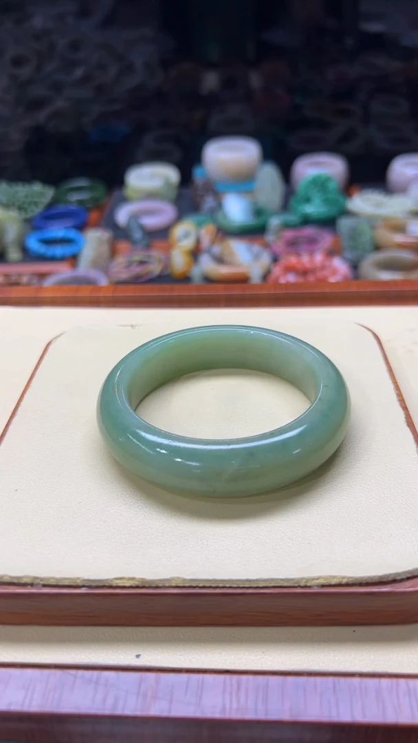 未镶嵌手镯石英质玉红*果176