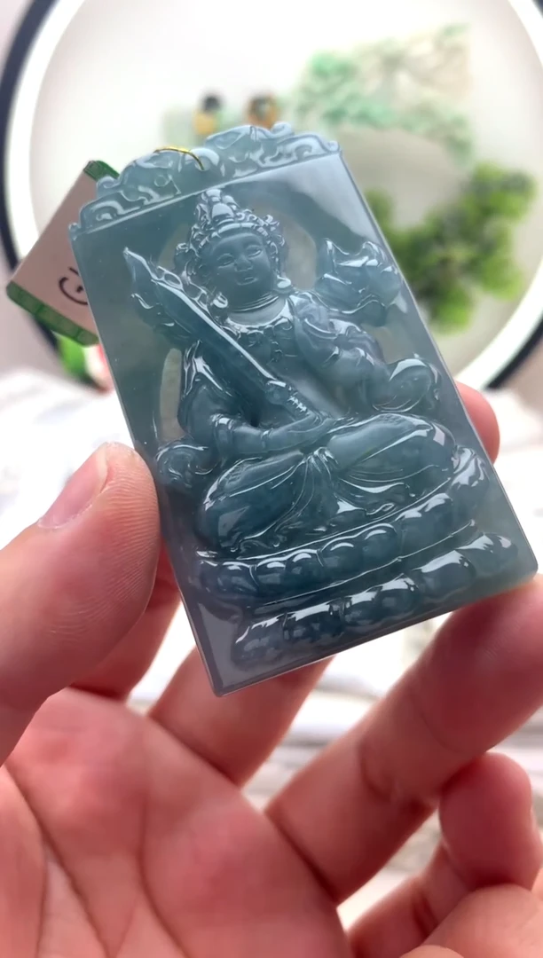 颈饰未镶嵌翡翠虚空藏