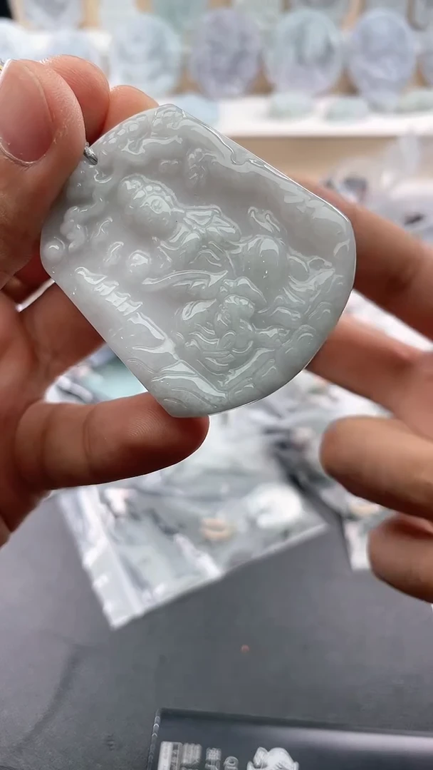 翡翠未镶嵌颈饰..../6/5/ 310