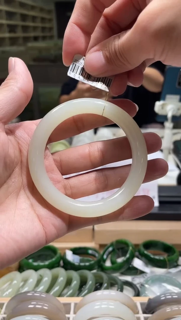 未镶嵌手镯和田玉57-58圈口 2046