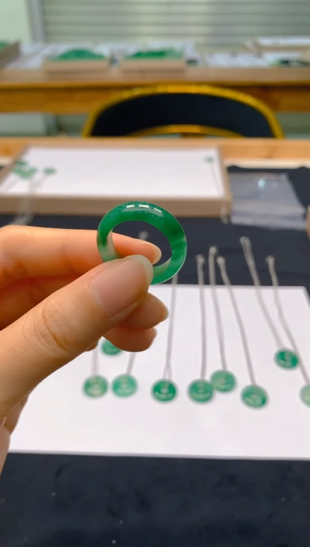 【闪购商品】石英质玉戒指未镶嵌095