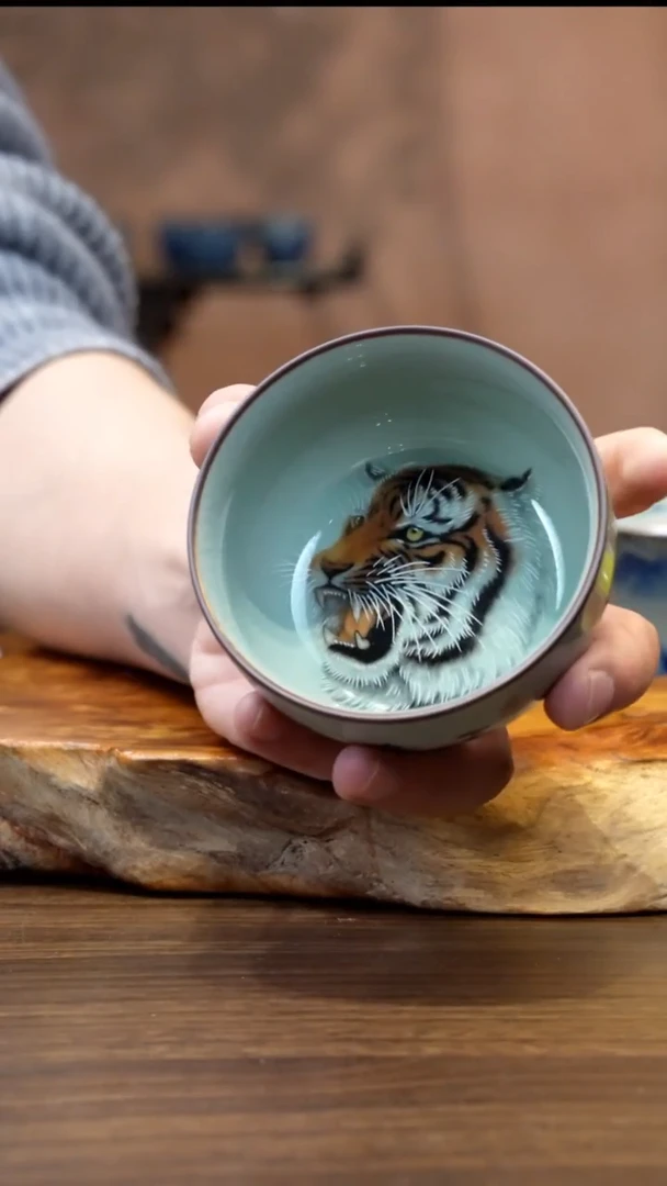 景德镇陶瓷猛虎卧足杯