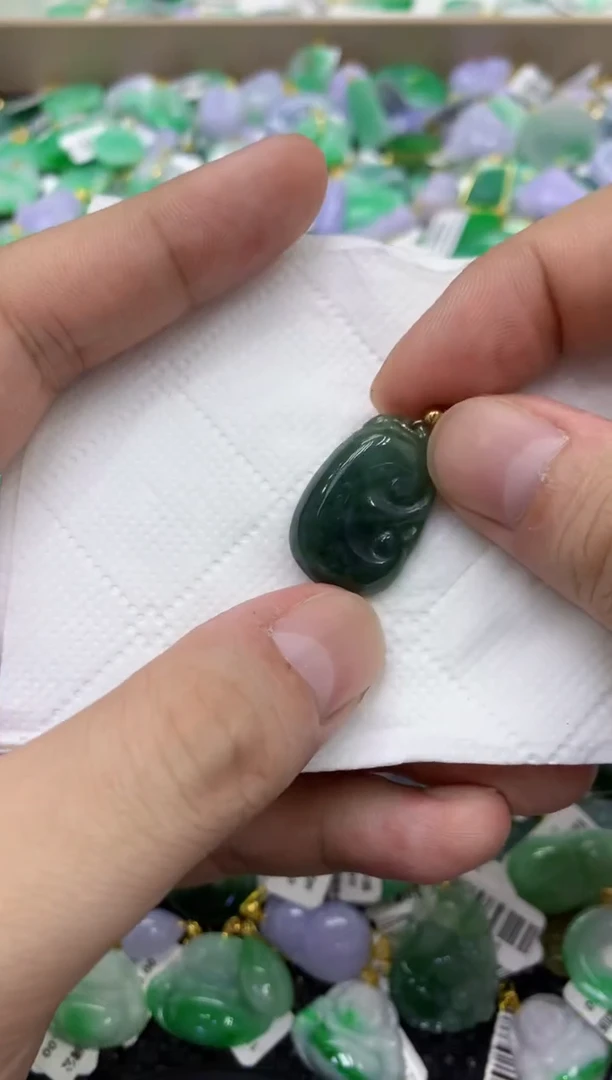 颈饰未镶嵌翡翠天然缅甸非常A货