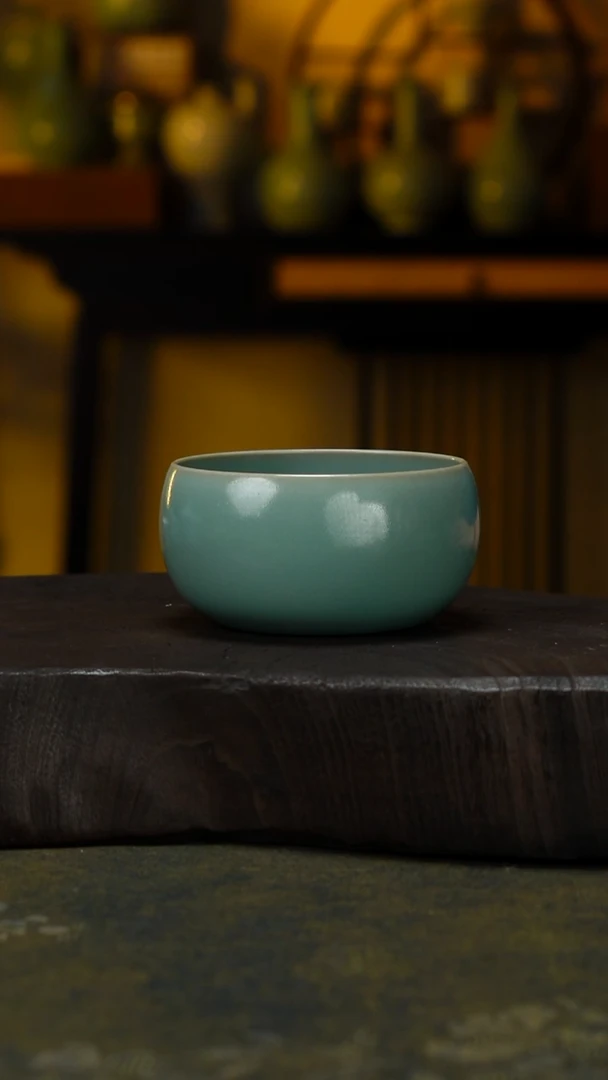 杯子瓷100cc深天蓝釉带底款禅定杯---微瑕