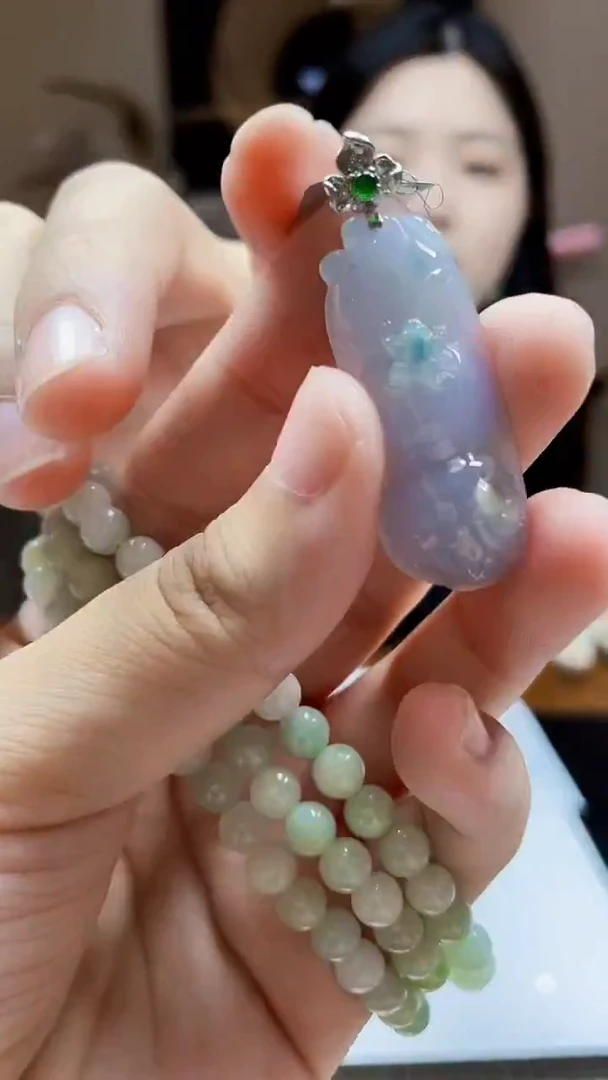 未镶嵌定制翡翠吊坠196