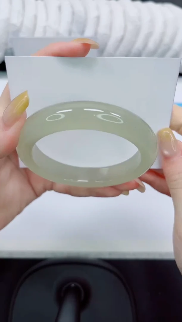 石英质玉手镯未镶嵌83