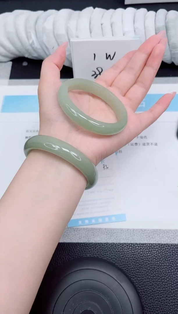 石英质玉手镯未镶嵌95-57.3