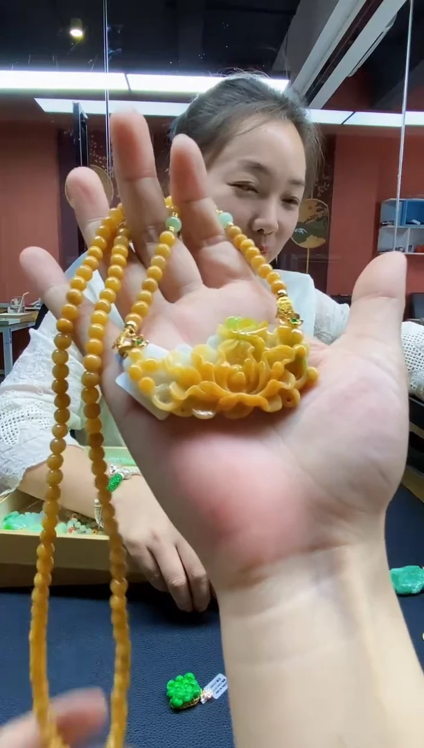 颈饰未镶嵌翡翠吊坠