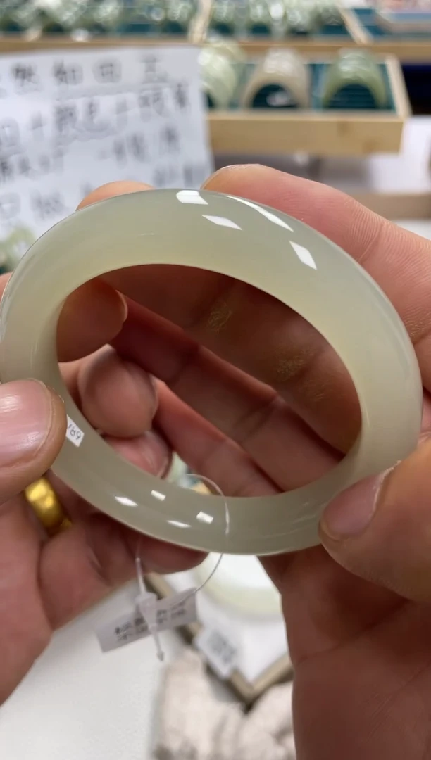 未镶嵌手镯和田玉?***眉和田玉手镯327000